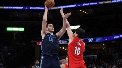 伤愈复出表现不俗  周志豪无奈再受伤