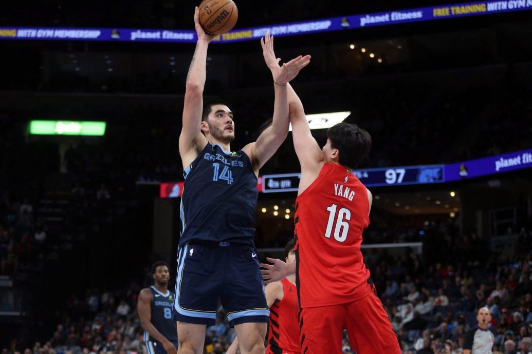 伤愈复出表现不俗 周志豪无奈再受伤