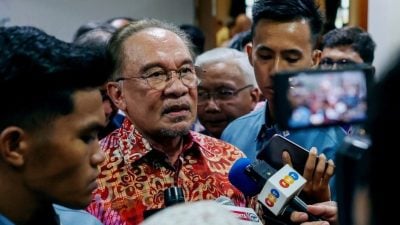 安华：大学部分科目  可华文授课