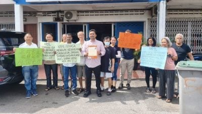 仁保更新营业执照费暴涨 再迪站商家一方：征费太夸张，小商户会被逼死