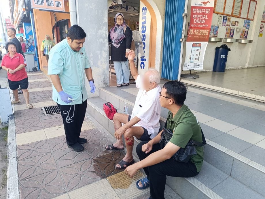 供星洲网：医者仁心！余美华医生烈阳下急救重伤骑士，惜仍回天乏术