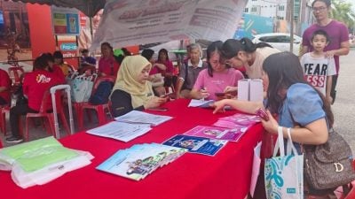 “与民同在嘉年华”  政府部门出门服务