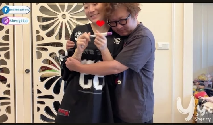 依依爆做试管成功受孕 纳豆明年6月当爸泪崩