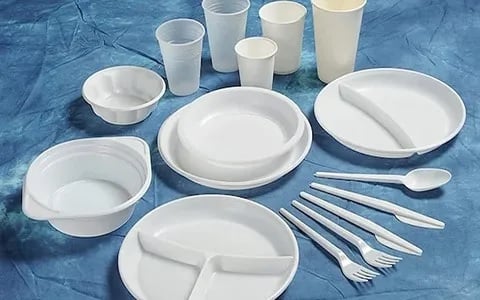 促为环保减用塑料餐具 公卫组织:别再害孩子也害地球!