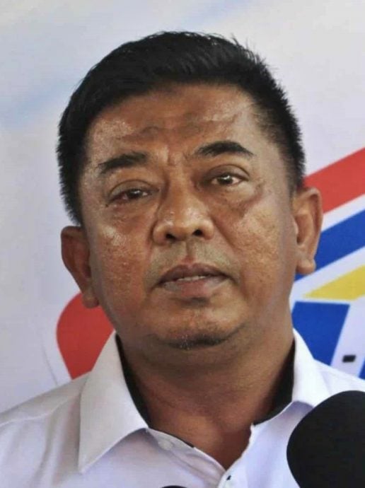 全国：国民登记局总监拿督巴德鲁希山指出，该局正考虑一项建议，即允许拥有双重国籍的马来西亚人自愿交出大马卡，且不会面对任何执法行动。