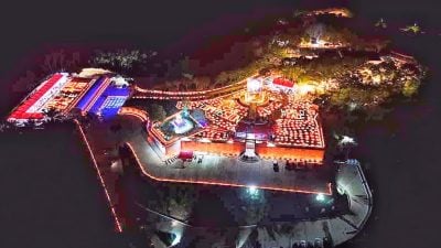 觉心寺灯海拼字祈福  点亮逾10万灯创纪录