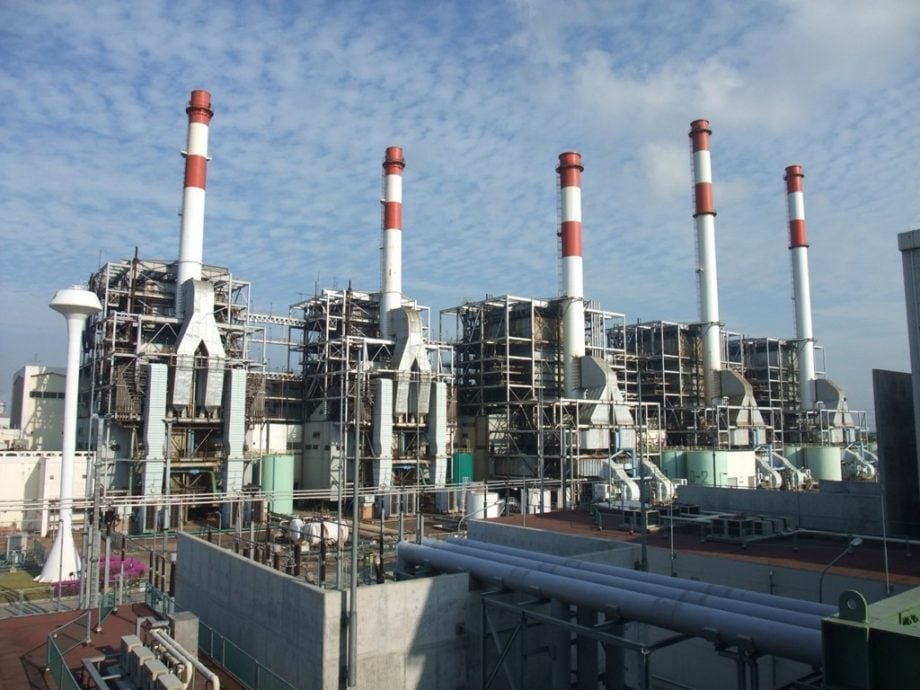 全球企业疯用 AI 却不管碳排与用水　报告显示：忽视者占大多数