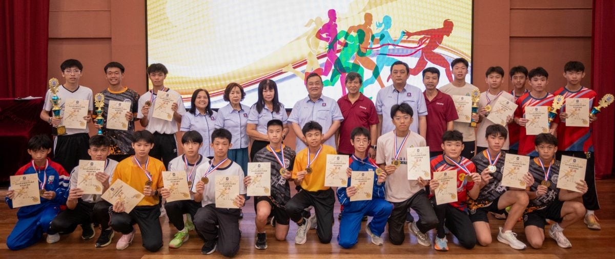 全霹独中男女越野赛跑 华联培南各夺男女总冠军