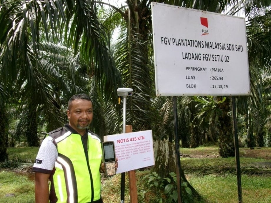 全:已签发/登州政府给予 FGV 控股(FGV Holdings Bhd)腾空种植园办公室并搬走可移动资产的期限于今(3日)届满,FGV 控股已开始撤离动产,以避免面对充公行动。