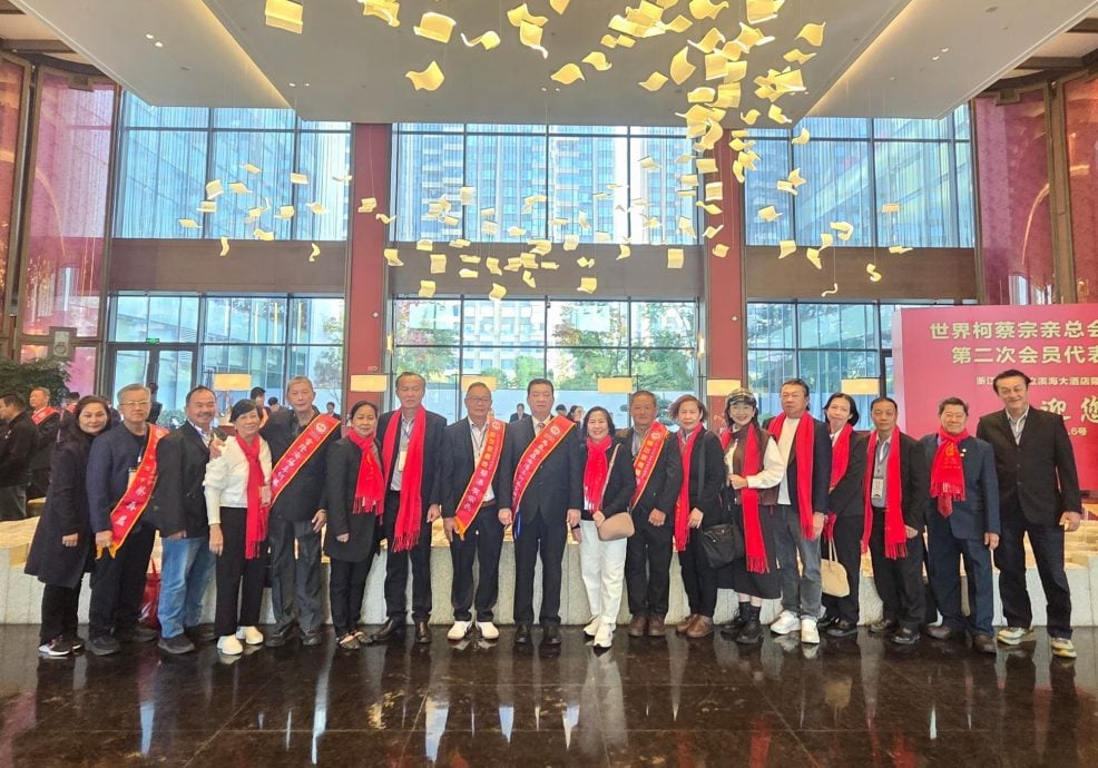 蔡兆生率领逾百位宗亲赴中,出席世界柯蔡宗亲总会恳亲大会