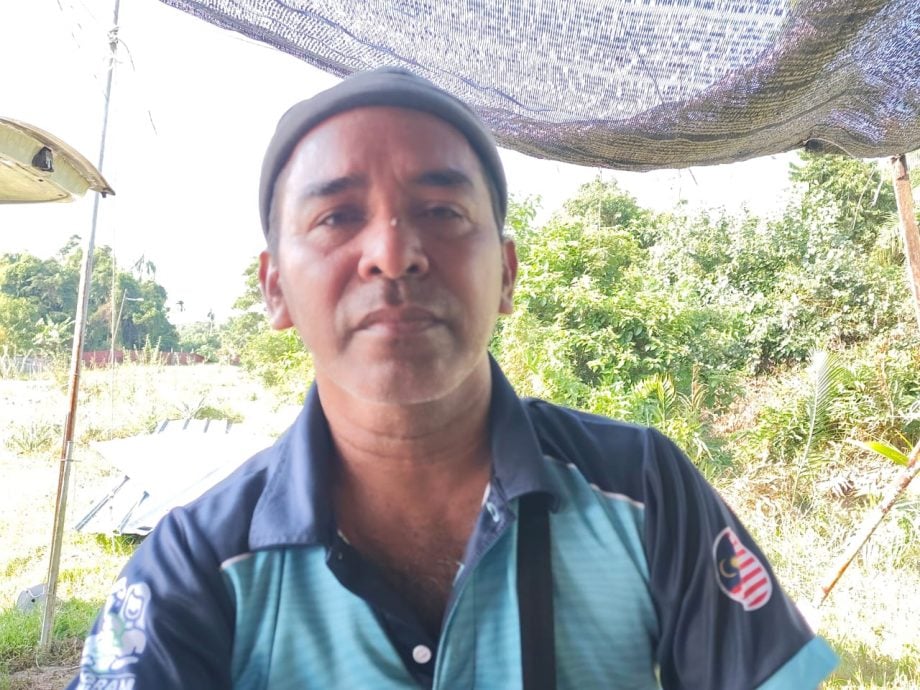 关丹退休男子独自打造浮筏屋,连续三年水灾成功保护财物。