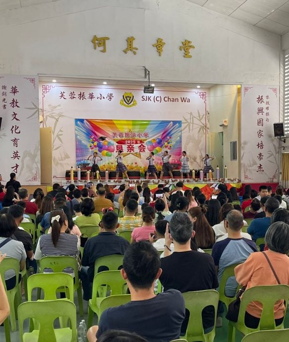 关注校园霸凌问题 叶耀荣吁学生正确使用电子设备