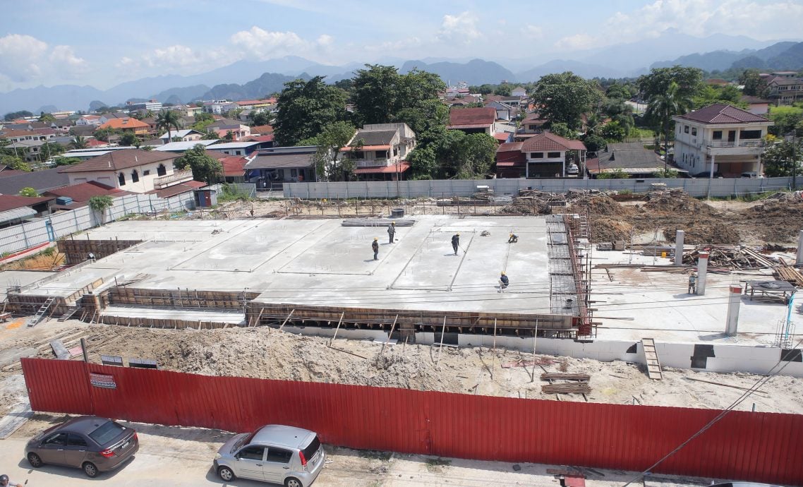 兵如港巴刹跟上工期进度 李存孝：工程已达25.8% 