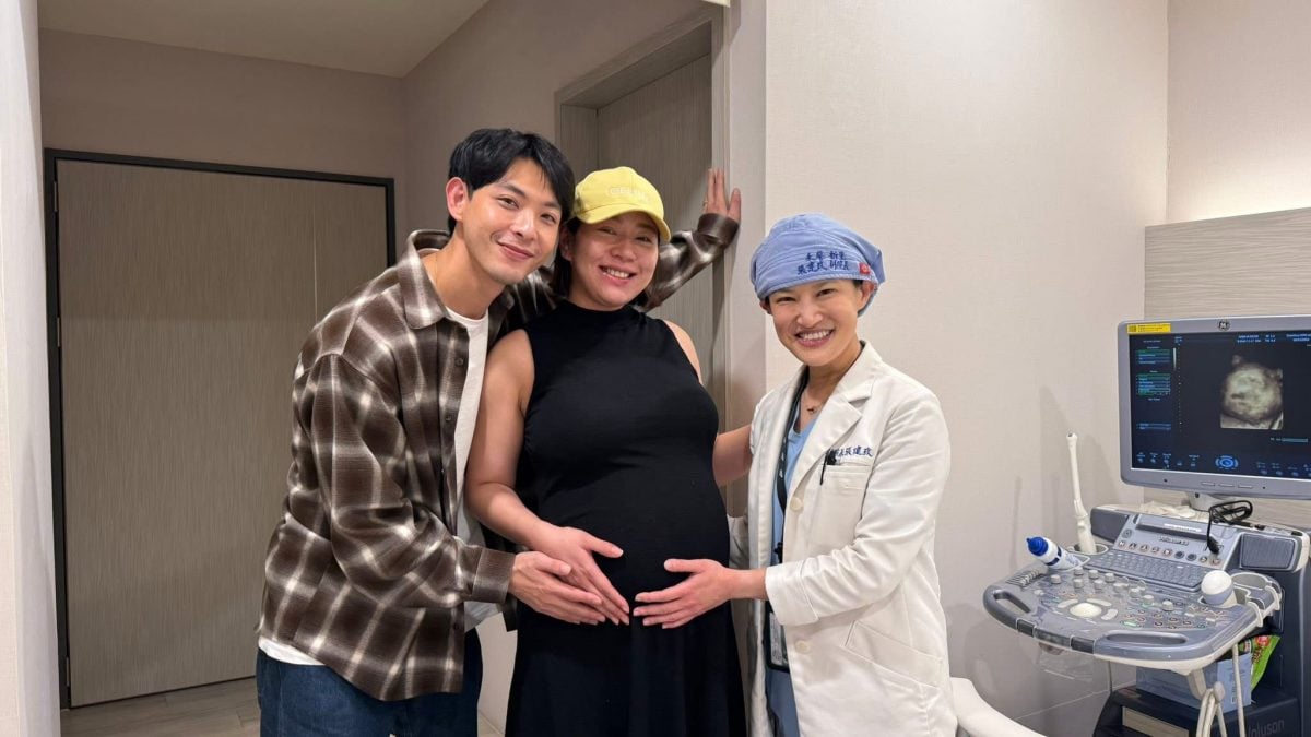 刘品言晒产房珍贵侧拍照 曝听女儿哭声当下反应