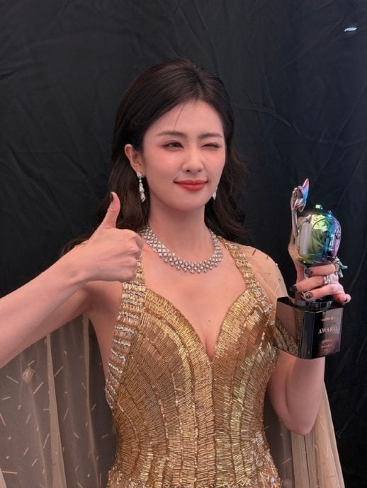 刘诗诗得奖却被白鹿领走 爱奇艺出包急道歉