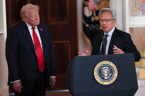 加一图/特朗普会晤辉达黄仁勋 强调出口管制立场明确