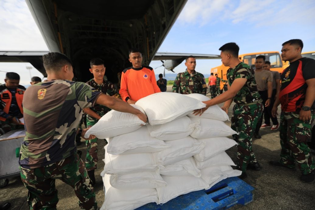 印尼洪灾死亡人数破千 总统坚称情况好转