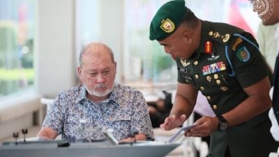 元首接见陆军指挥官 聆听特种部队最新发展