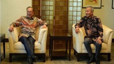 安华飞抵新加坡 出席马新领导人非正式峰会