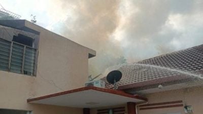 双层排屋发生火患  上下两层全烧毁