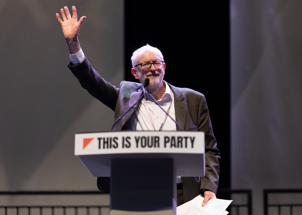 取代图片/英国成立新左翼政党