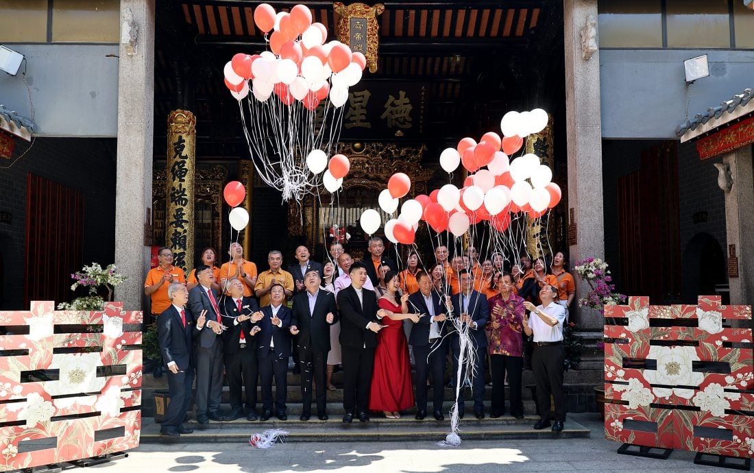 取代稿 / 陈氏书院迎来第2025对新人注册！陆兆福：婚姻带旺文化地标