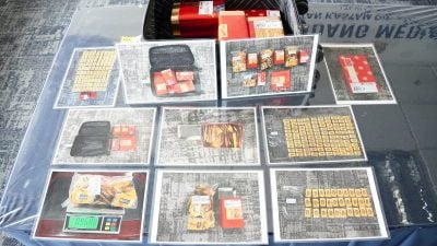 可卡因藏玩偶 K他命乔装“中国茶” 2外籍男机场闯关失败落网