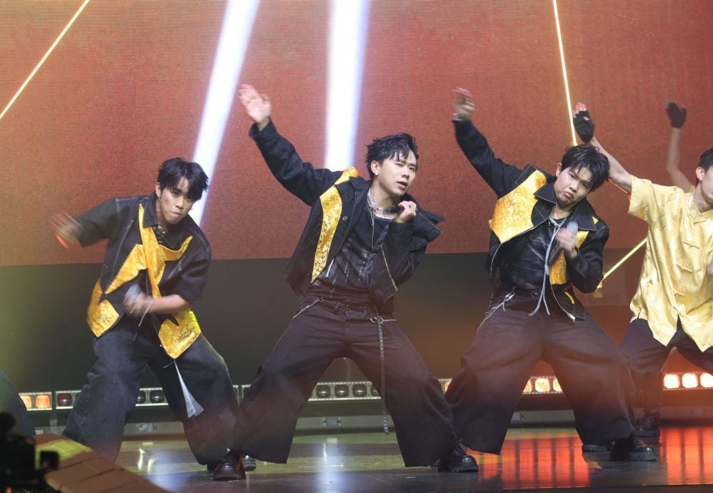 唱跳40年前《Sexy Music》 薛家燕裤子险掉急智解危机