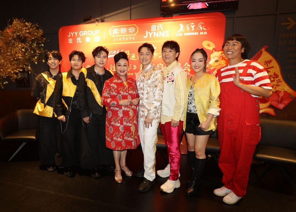 唱跳40年前《Sexy Music》 薛家燕裤子险掉急智解危机