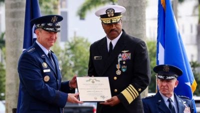 美委关系紧张之际  美国南方司令提前退休