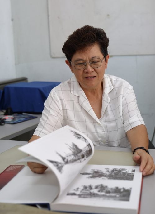 坦然接受时代淘汰，关丹百年历史陈钊影社年杪息灯。