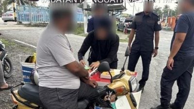 校外卖冰淇淋 外来小贩遭取缔