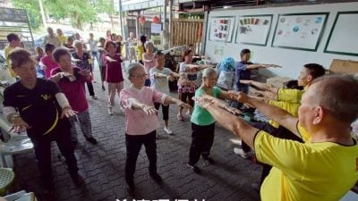 马成兰传授养生法  7日来学平甩功