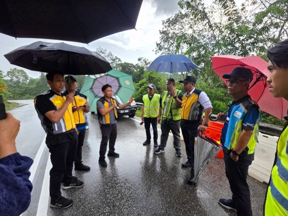 大都会:双溪布亚路 土崩后有限度开放/3图