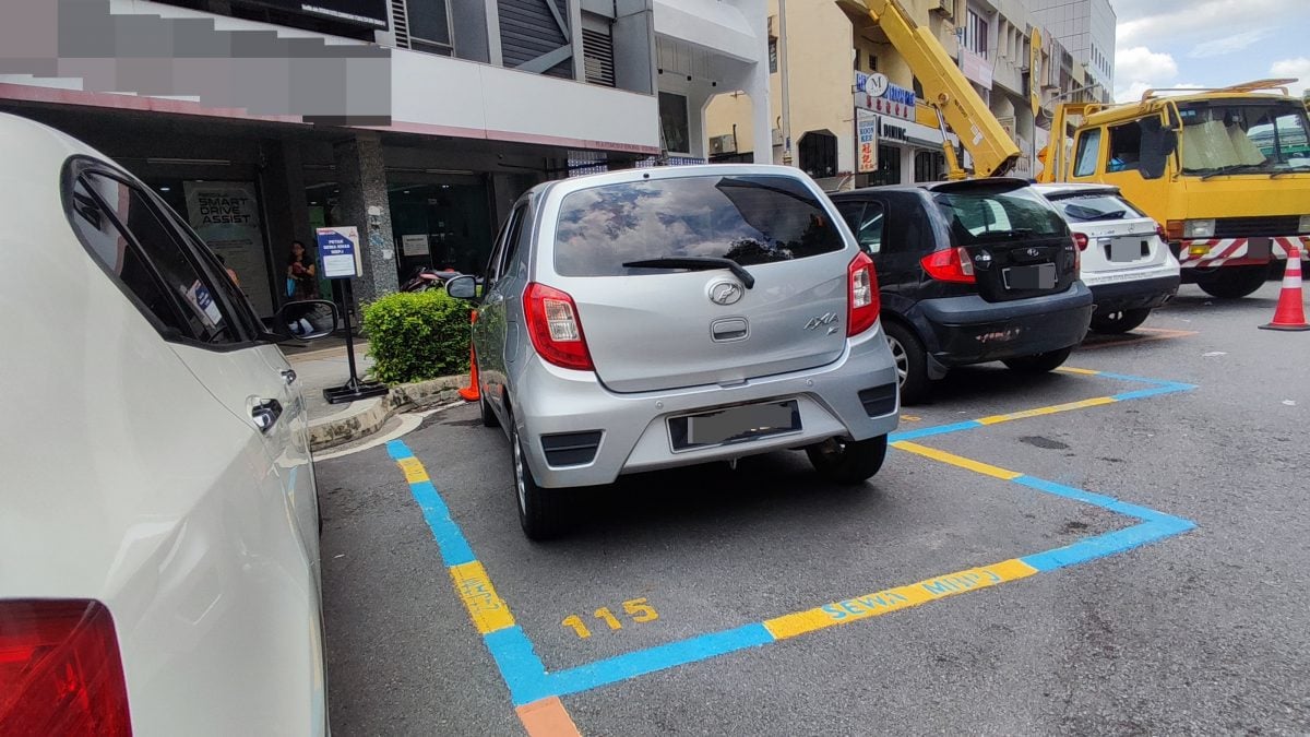 大都会封面/跟进地方政府月租特别停车位