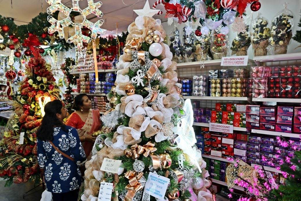 大都会封面/走访茨厂街圣诞装饰/20图