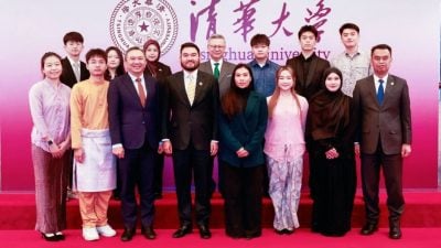 黄思汉陪同 与留华生交流   雪王储访华 收获满满