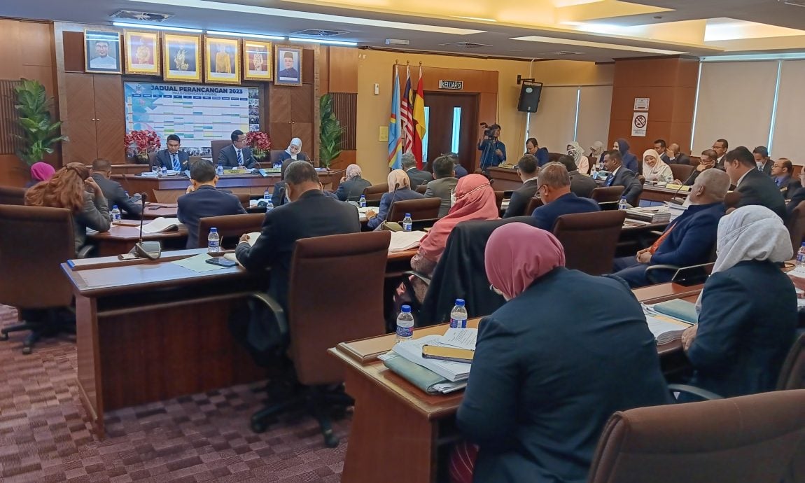 大都会（版2副）／雪州行动党明年加影市议员9人阵容，两人被撤换／1图