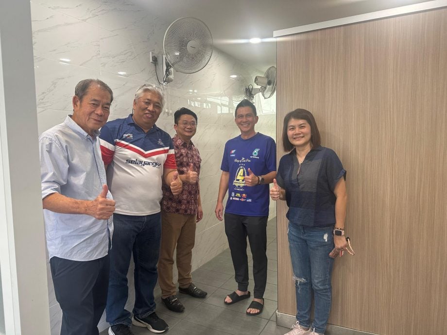 大都会（版2头）/丘钦瀚非官方访问鹅唛县3所学校