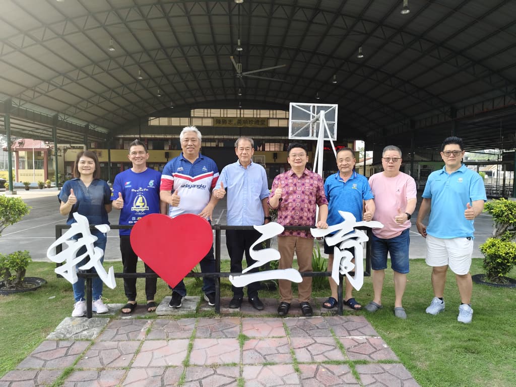 大都会（版2头）/丘钦瀚非官方访问鹅唛县3所学校