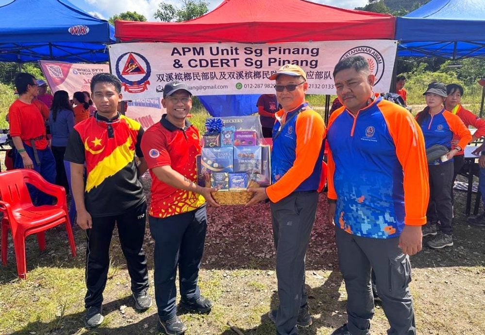 大都会:双溪槟榔民防部队主办“皇城登山步步行” 及登山伤者模拟拯救演习/4图