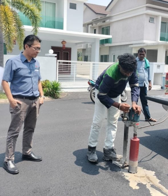 大都会:瓜冷杨克勤市议员成功申请斯里嘉罗玛斯 Plumeria 花园道路重铺工程顺利完成/2图
