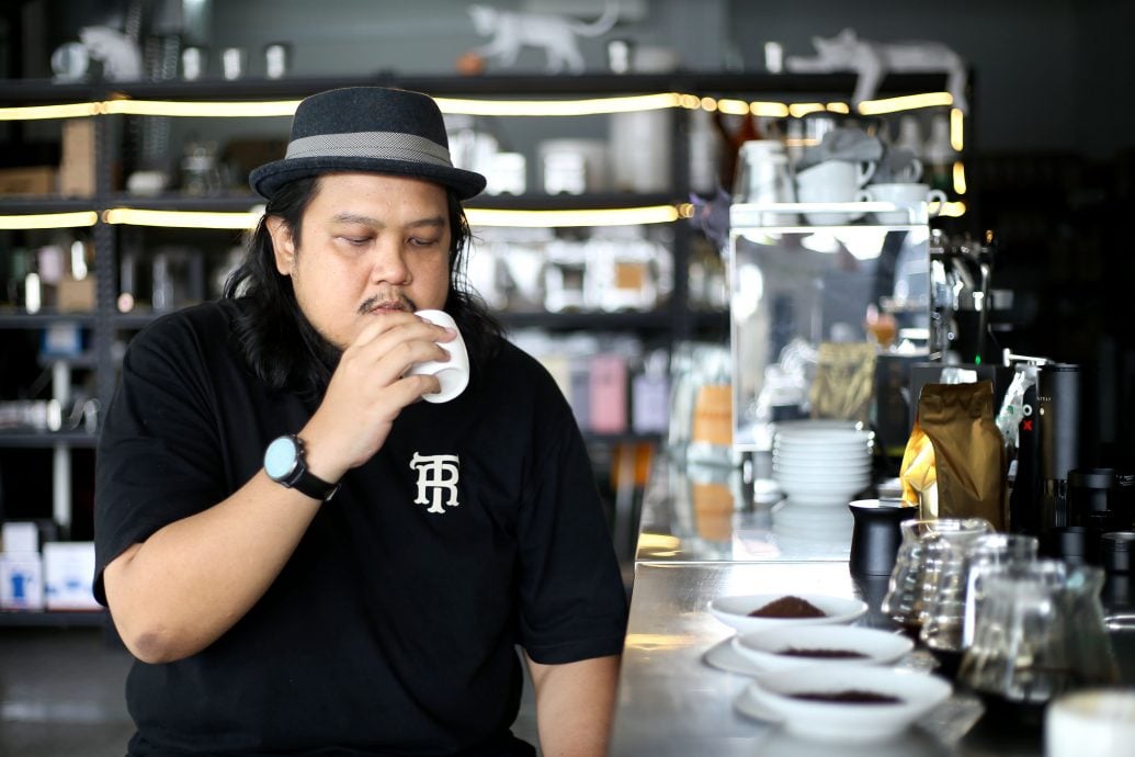 大霹雳封底主文／【怡保白咖啡】／三种风味小实验白咖啡百搭 显怡保多元咖啡文化