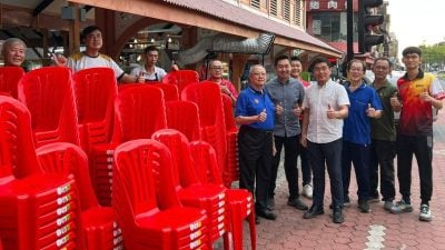 太平不夜天公市小贩   获州议员288靠背椅子