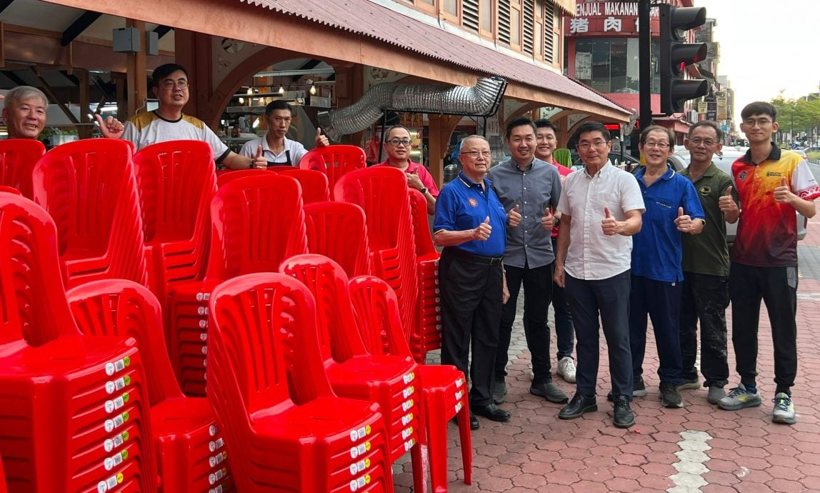 太平不夜天公市小贩获太平国州议员报效288张靠背椅子