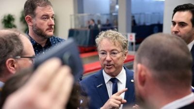 如果特朗普攻击委内瑞拉─美议员将强制就“战争权力”表决