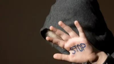 反霸凌法案三读通过 施暴者须付最高25万赔偿金