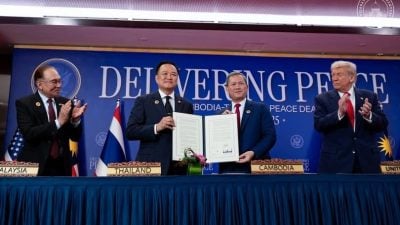 安华吁泰柬停止交火：冲突恐动摇东盟区域稳定