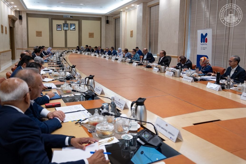 安华：MED4IRN议决：各部门设立数字转型单位