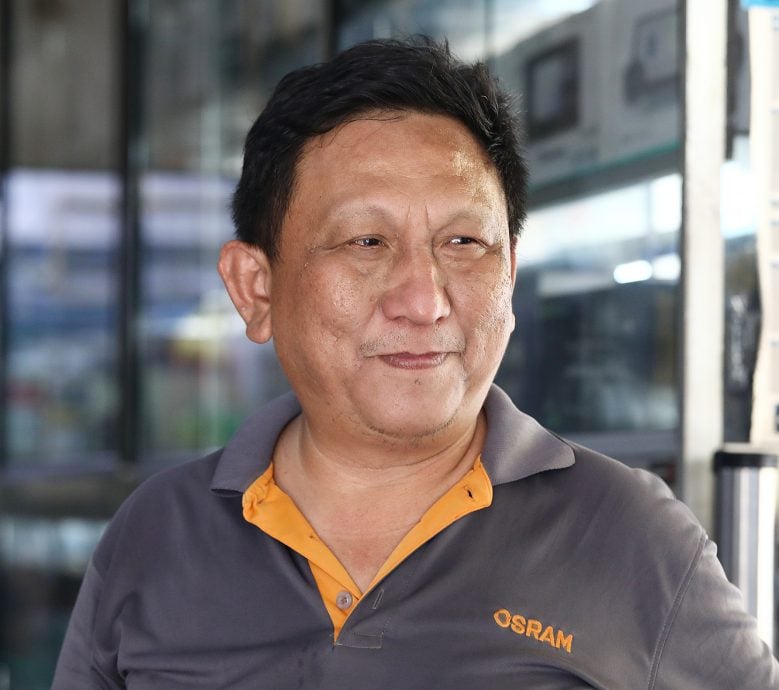 封面-大都会/一次性100令吉SARA援助金 民众认为不够 希望政府明年加码 黎正兴则建议推广到食肆中心、路边饮食摊和结合慈悯促销活动推动消费   